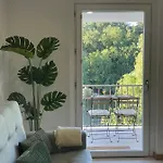 Placido River House Apartamento *