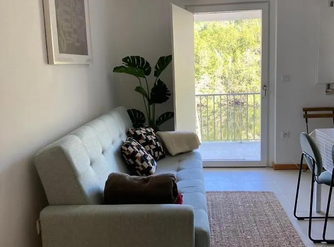 Placido River House 아파트 *