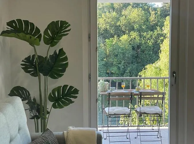 Placido River House شقة *